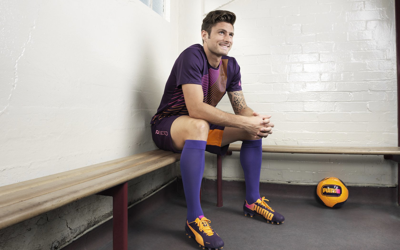 西甲教练团队使用情绪识别设备评估战术理解负荷阈值，情感负荷理论